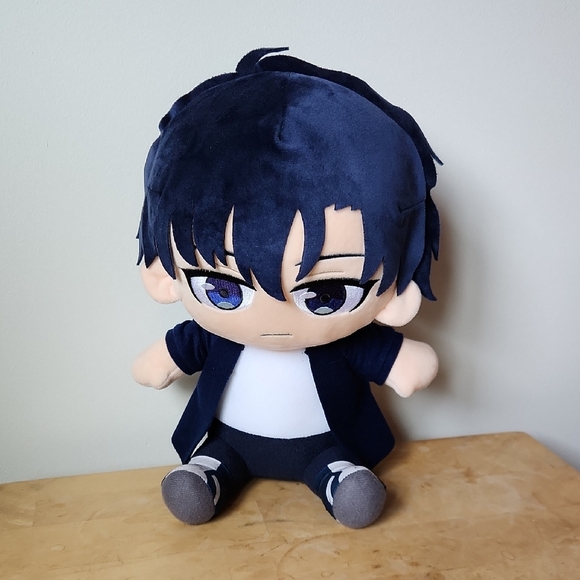 Solo Leveling Sung Jinwoo Sitting Plush - Picture 1 of 10